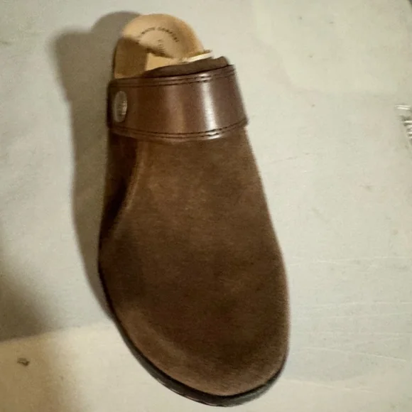 Clarks strap Clog size 8.5 - Picture 3 of 5